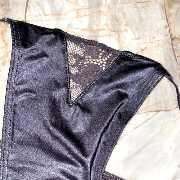 VS  VERY SEXY Micro Lace Inset Cheeky Panty Medium - Picture 2 of 8